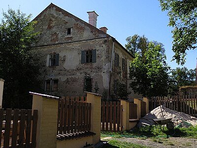 Starý zámek Týnec