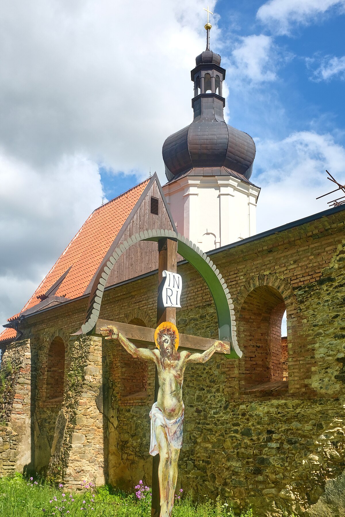 zřícenina kostela sv. Mikuláše