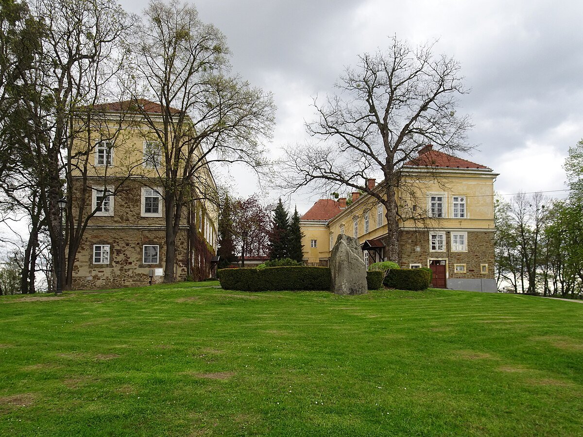 Zámek Dolní Benešov