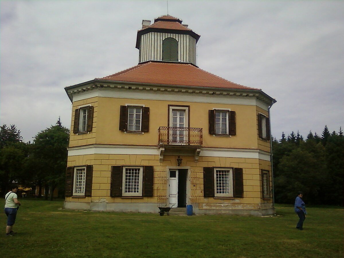 Zámek Jestřebí/Aleje