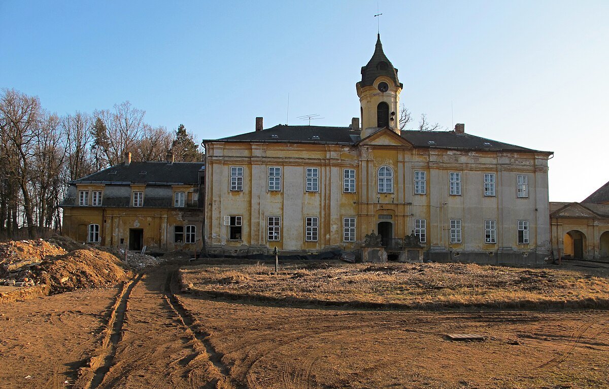 Zámek Dlouhá Lhota