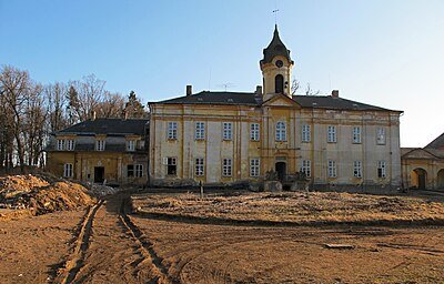 Zámek Dlouhá Lhota