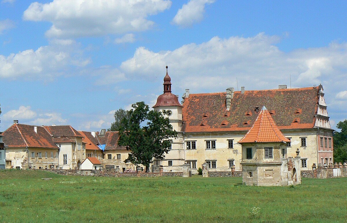 Zámek Červené Poříčí