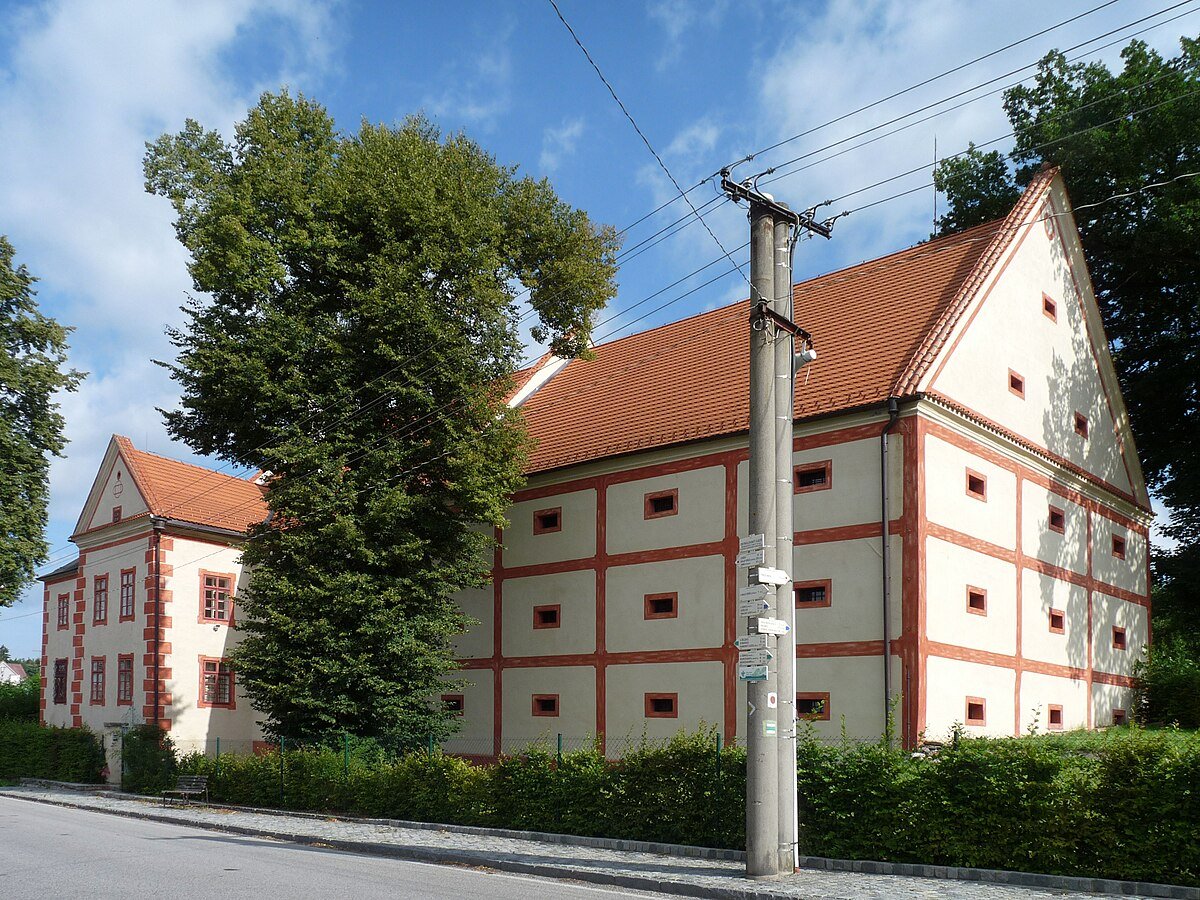 Zámek Ostrolovský Újezd