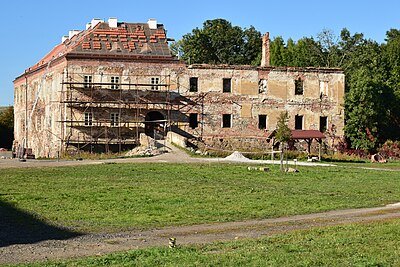 Zámek Pětipsy (zřícenina)